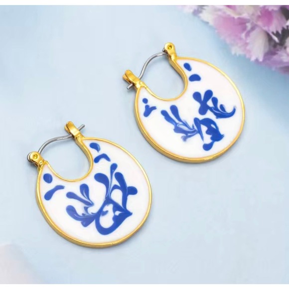 Chinoiserie Blue and White Earrings - Picture 2 of 2